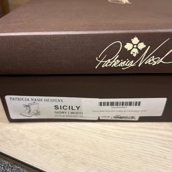 NIB Patricia Nash Sicily Ivory Heel Boots 10 - Picture 8 of 8